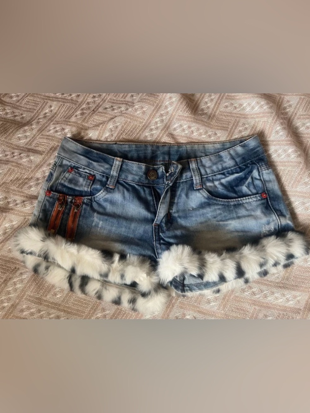 Faux-Fur Trim Denim Jean Shorts in Light Blue